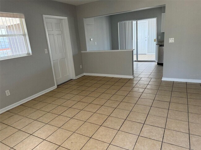 Photo - 1620 Klatt St SE