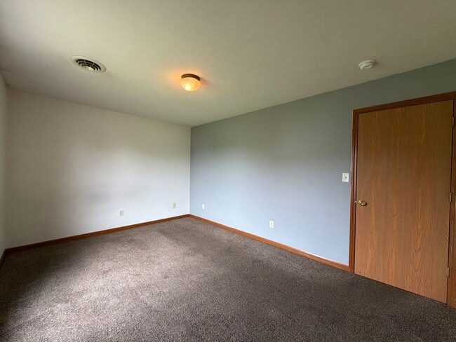 Building Photo - 279 Woodridge Ct Unit Apt. B
