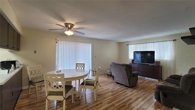 Photo - 415 NW 39th Rd Unit E