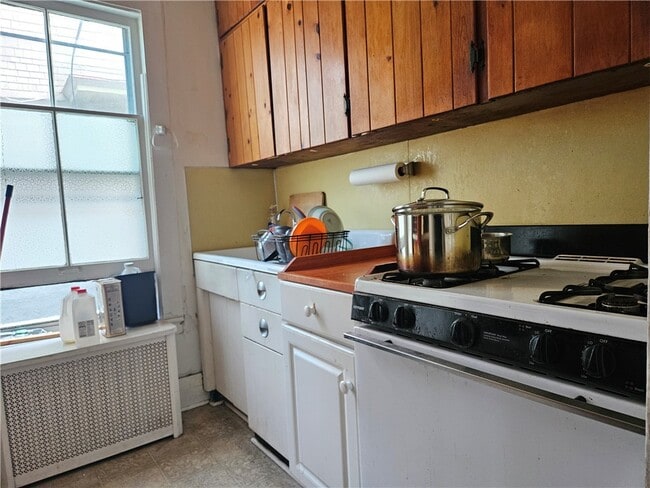 Photo - 607 N Cayuga St