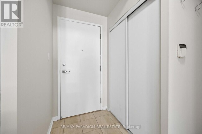 Photo - 230 Queens Quay W Unit 2515