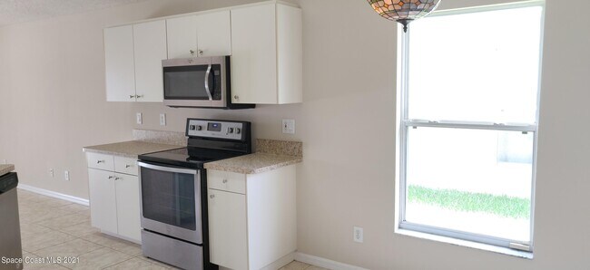 Photo - 2148 Caledonia Pl