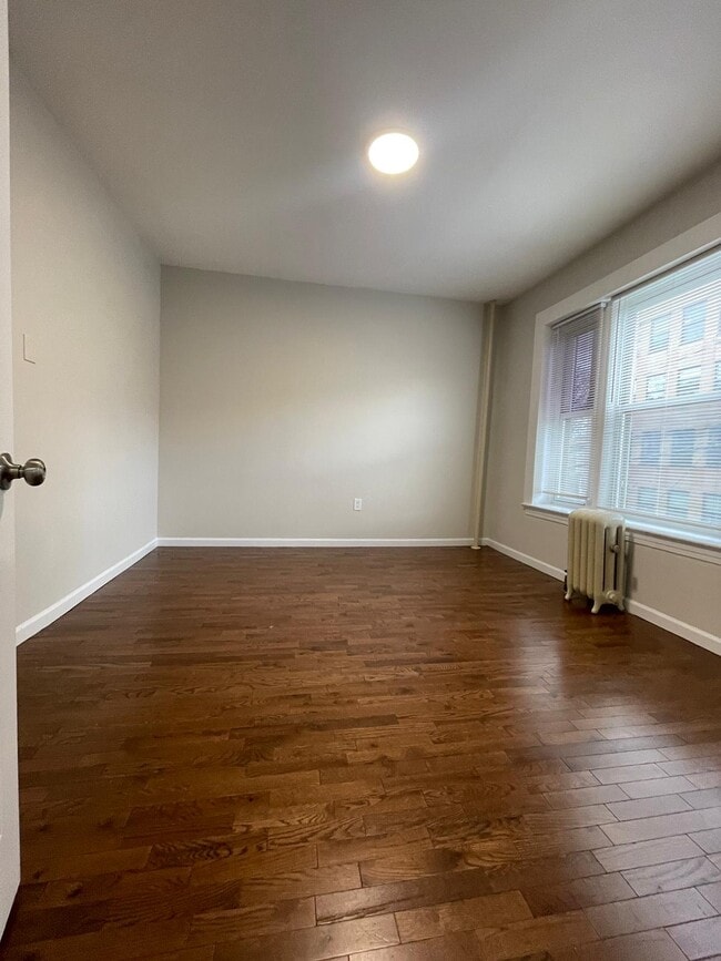 9 Bentley Ave 5 - 13 Bentley Ave Unit 5