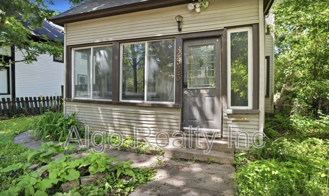 Photo - 2923 N Girard Ave