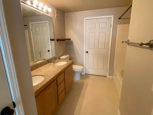 Photo - Rent Incentive with 2 weeks free rent