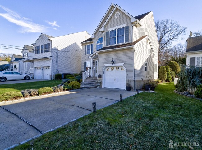 Photo - 357 George St