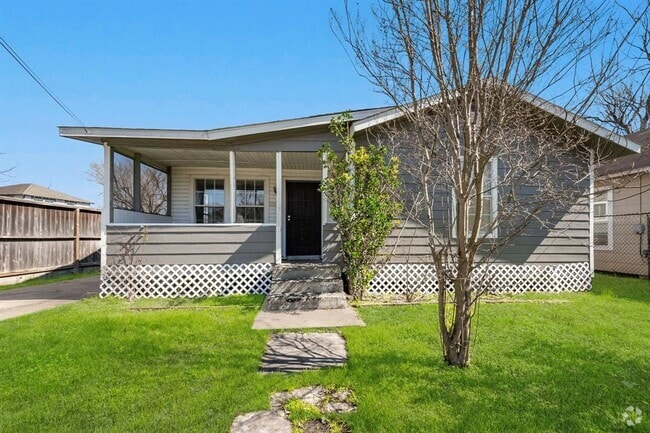 Building Photo - 214 N Hagerman St Rental