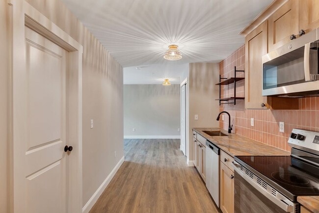 Photo - 36 Pawling Ave Unit 204