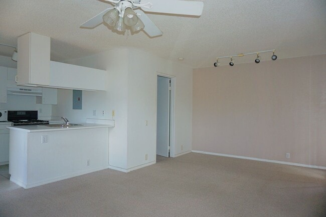 Photo - 91-1050 Puamaeole Street, #8V Unit 8V