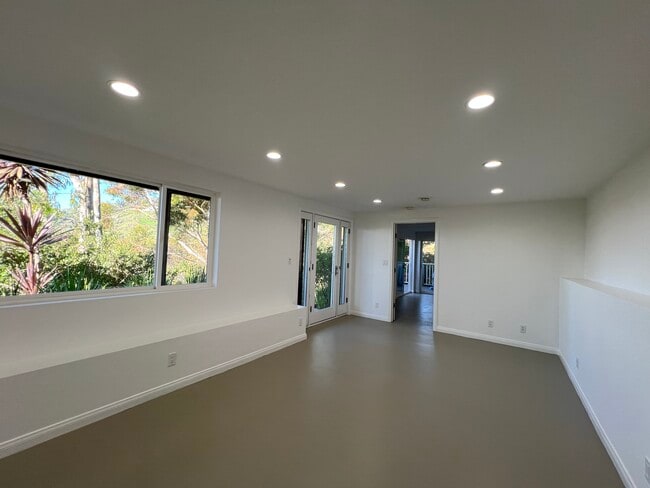 Livingroom - 3623 Serra Rd Unit Hillside