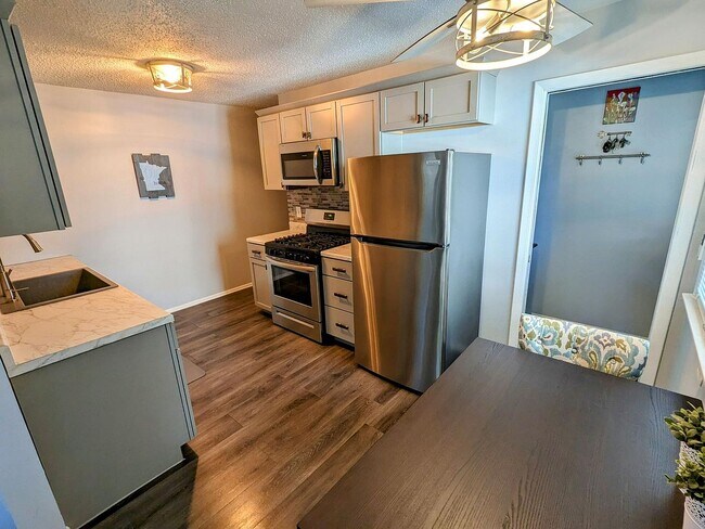 Photo - 3836 Snelling Ave