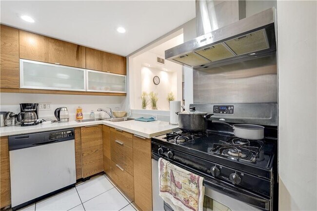 Photo - 3140 S Ocean Dr Unit 409