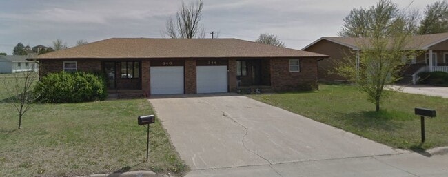 Building Photo - 340-344 W. Jewell, Russell Unit 340 W. Jewell