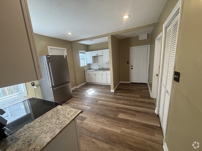 Building Photo - 168 Dewey St Unit 1 Rental