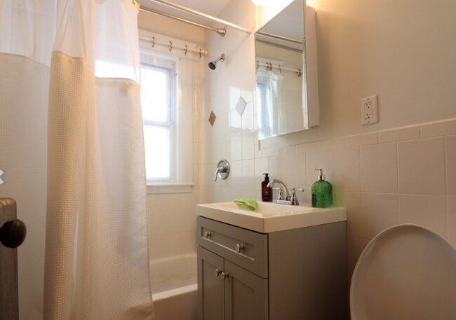 Photo - 209 Aspinwall Ave Unidad #1st Floor