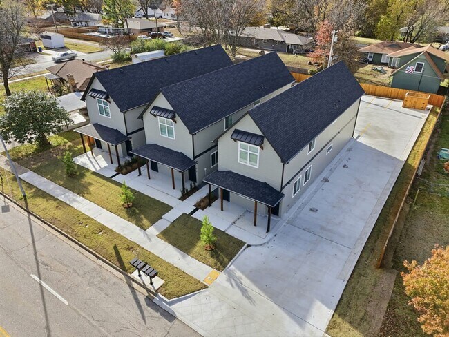 Photo - 3 Bed | 2 Bath Luxury Duplex