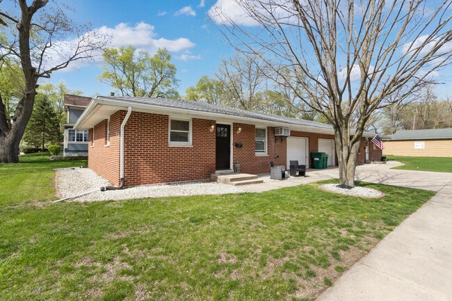 Building Photo - 309 S Joliet St