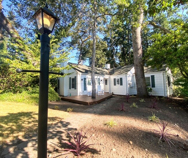Photo - Gorgeous 2 bed home on the lake!!!