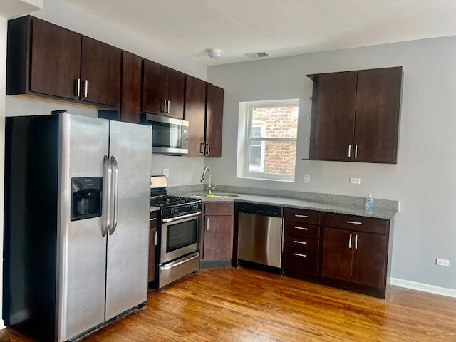 Photo - 3237 W Pierce Ave