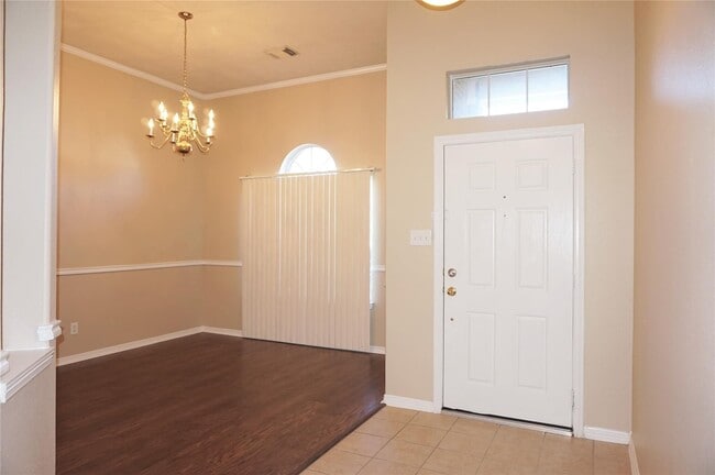 Photo - 23819 Sawmill Pass