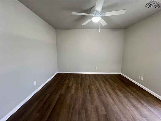 Photo - 1509 Trigg Ln