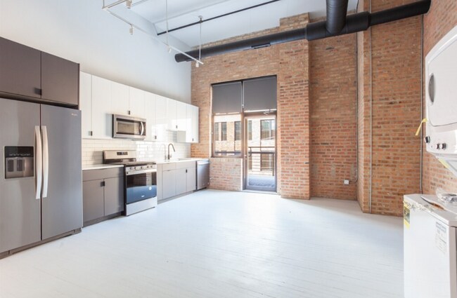 Photo - 215 N Racine Ave Unidad 202