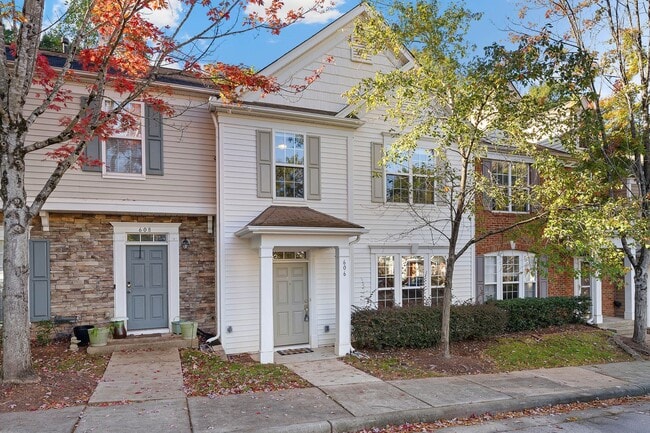 Building Photo - 3 Bedroom, 2.5 Bathroom Townhouse with Fen...