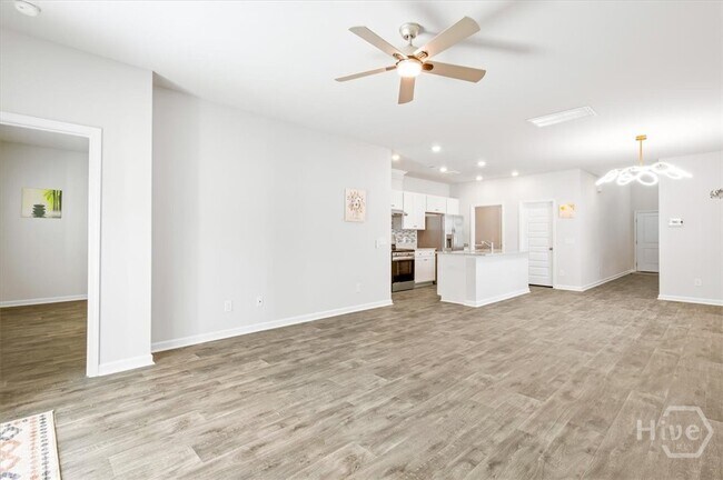 Photo - 142 Bottlebrush Dr