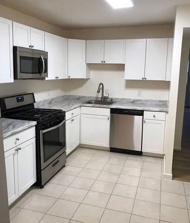 Photo - Nicely Updated Terrace Level 1/1 condo