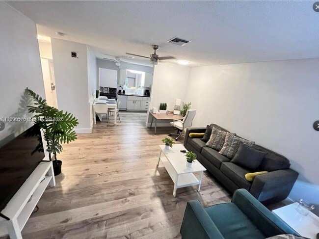 Photo - 1412 NE 17th Ct Unidad 1414