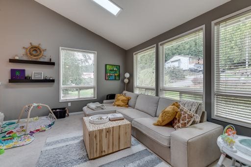 Photo - Charming Lynnwood/Bothell area Home For Rent with large 1/2 acre lot Available June!