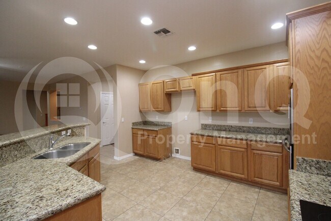 Photo - 3951 E Ravenswood Dr