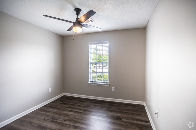 3 BR, 2 BA - 1200 SF