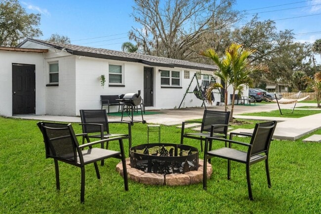 Building Photo - The peaceful #1