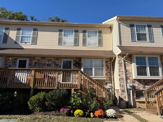 Building Photo - 7925 Ridge Ave Unit 45