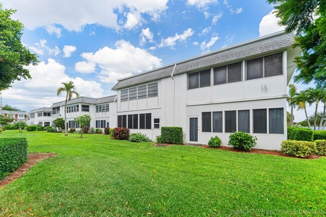 Photo - 3160 Lake Osborne Dr Unit Bldg 6  206