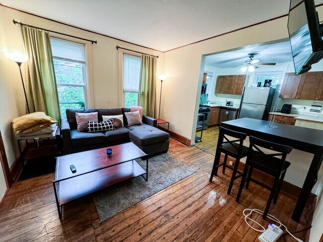 Photo - 128 Blair St