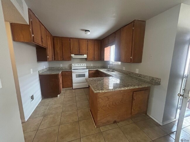 Photo - 143 W 27th Pl
