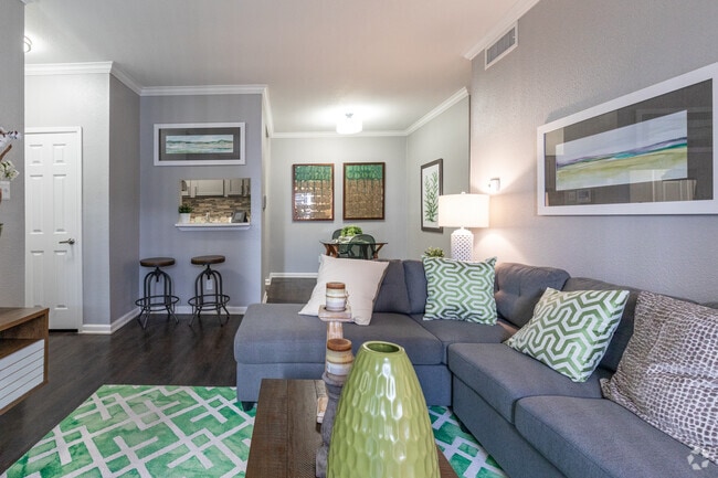 1HAB, 1BA - 475SF - The Quinn at Westchase