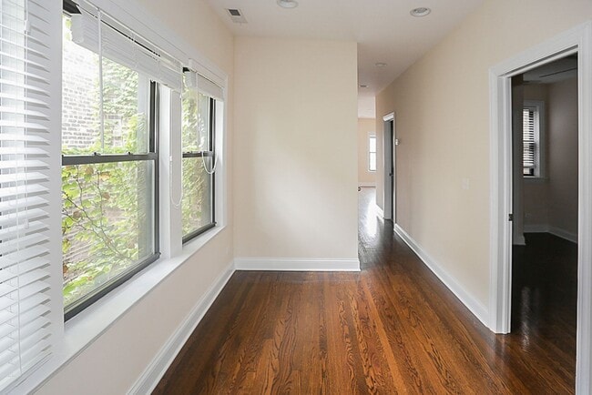 Photo - 3706 N Wilton Ave Unit 3