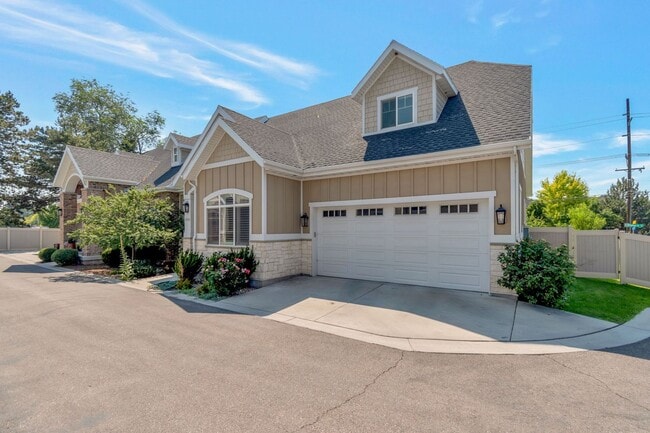 Photo - 1992 Hedgewood Ct