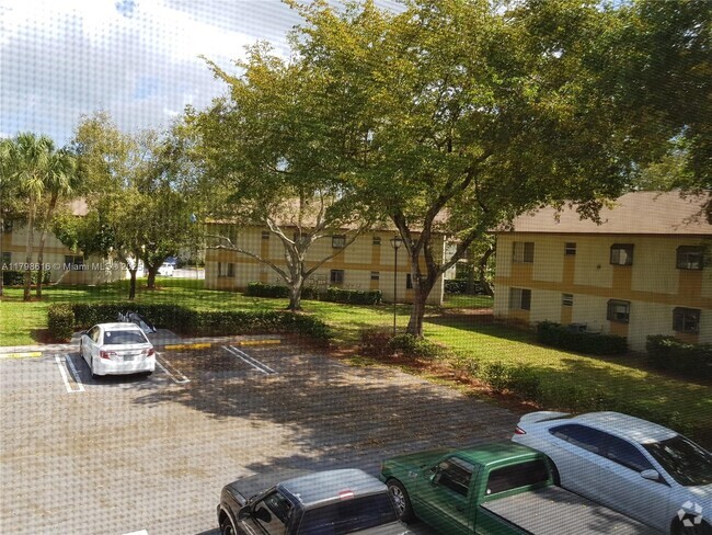 Building Photo - 509 Gardens Dr Unit 202 Rental