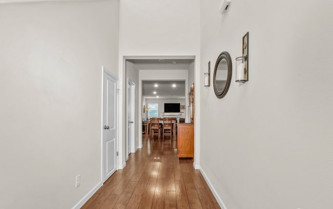 Photo - 3358 Nova St NE