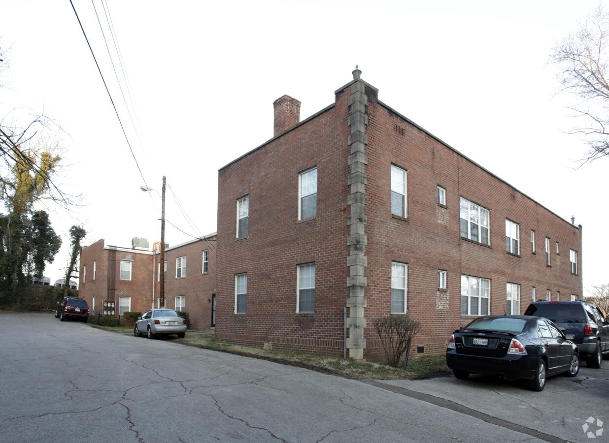 Photo - Kingston Manor