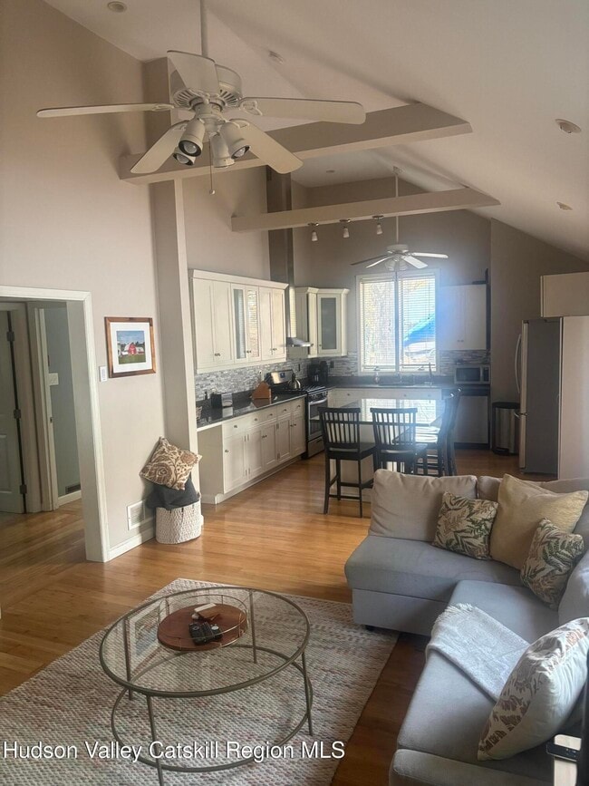 Photo - 419 SW Colony Rd