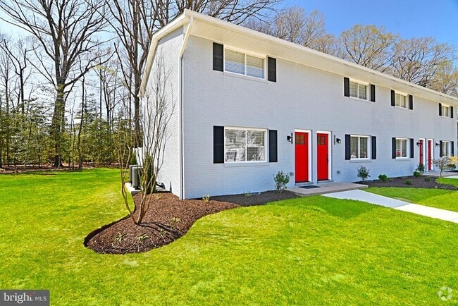 Building Photo - 16434 Combs Dr Rental