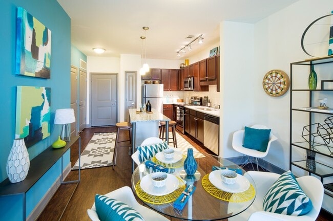 Building Photo - 755 North Rental