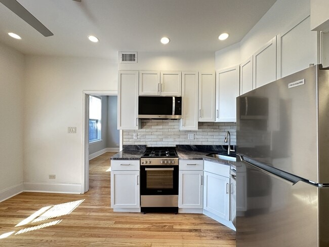 Photo - 2821 W Shakespeare Ave Unidad 2R