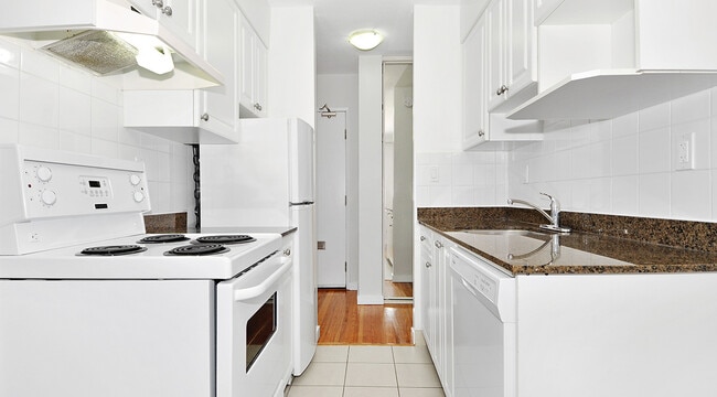 Emerald Terrace - Emerald Terrace Unit 01503