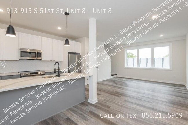 Building Photo - 913-915 S 51st St, Unit 8